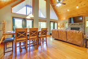 House (3 Bedrooms) | Interior