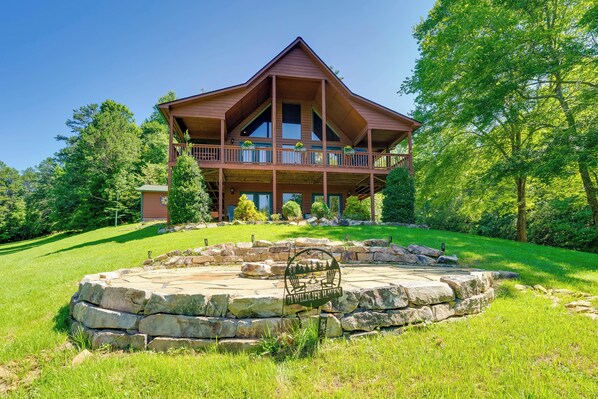 Interior - Beautiful Smoky Mountain Chalet With Game Room! (Murphy)