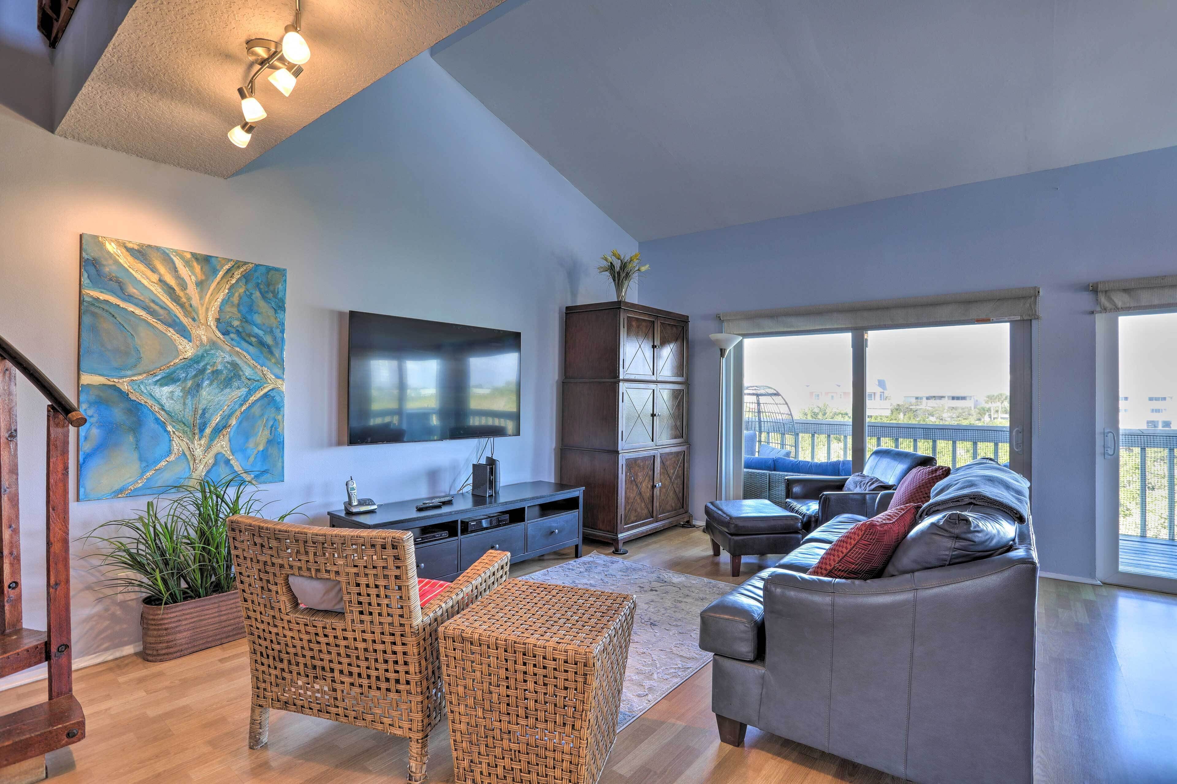 Sunny Indian Shores Condo - Close to Beach!