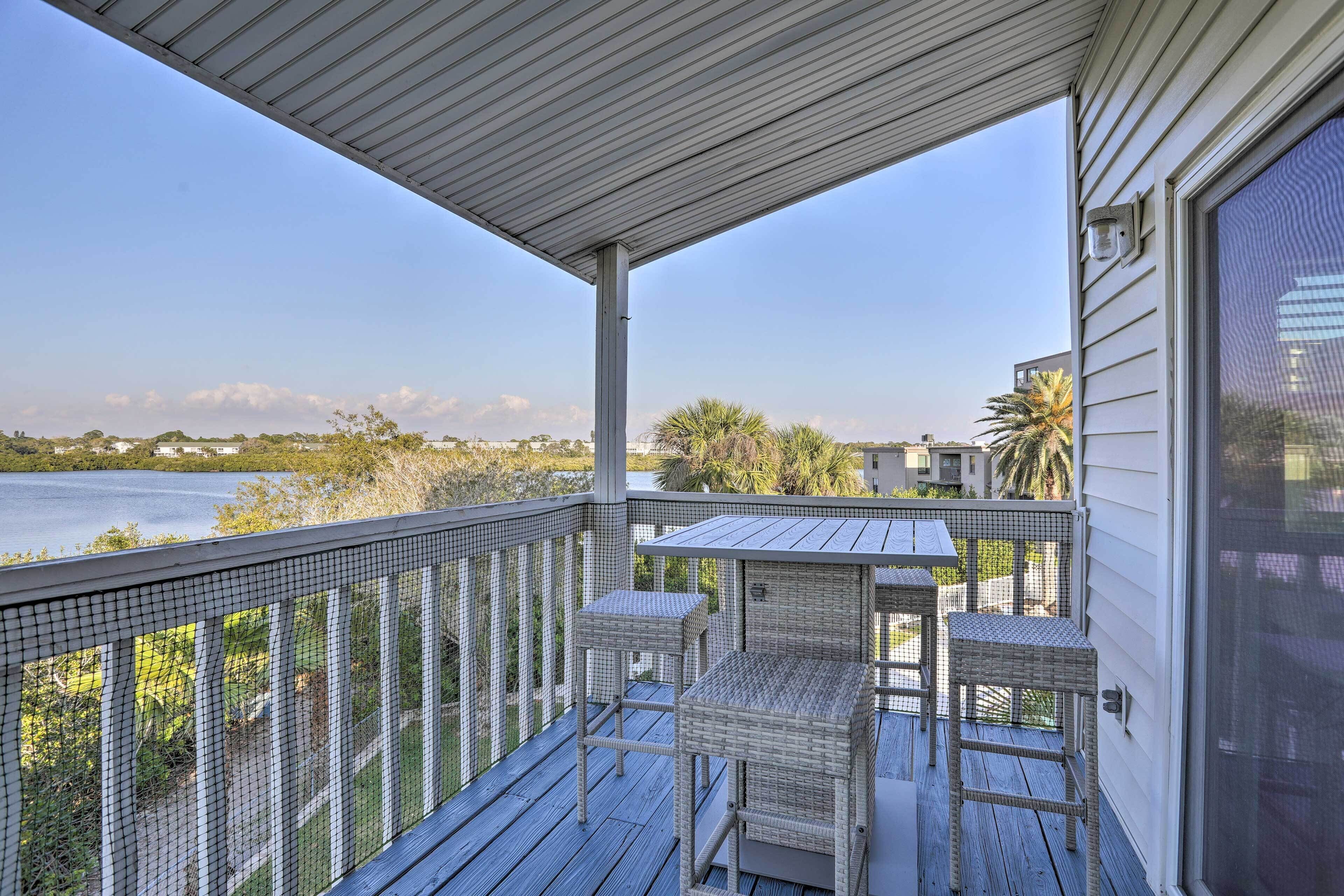 Sunny Indian Shores Condo - Close to Beach!