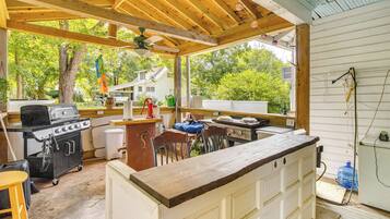 House (6 Bedrooms) | Interior