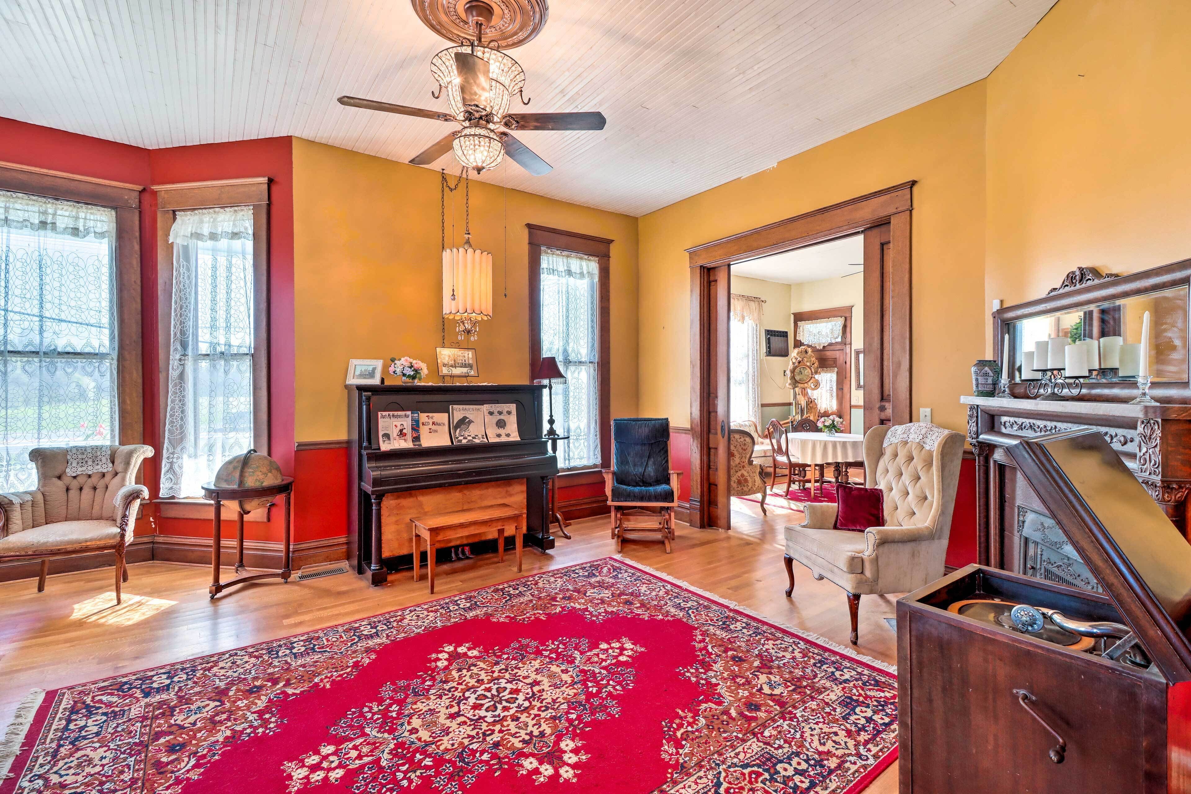 House (6 Bedrooms) | Interior