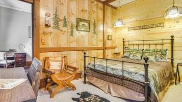 House (6 Bedrooms) | Interior