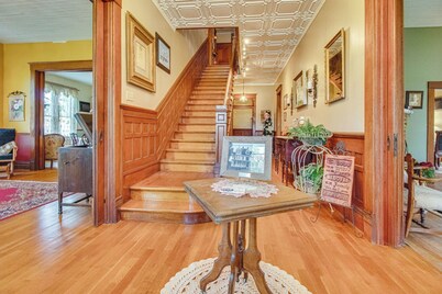 Creekfront Yellville Manor w/ Parlors & Fire Pit!