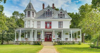 Creekfront Yellville Manor w/ Parlors & Fire Pit!