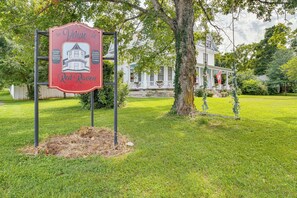 House (6 Bedrooms) | Interior