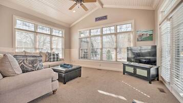 House (5 Bedrooms) | Interior