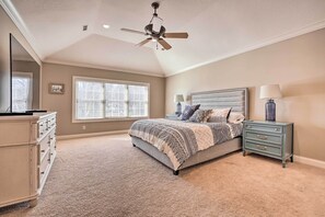 5 Schlafzimmer, Bügeleisen/Bügelbrett, kostenlose Babybetten, Bettwäsche