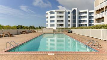 Apartment (2 Bedrooms) | Pool | Outdoor pool
