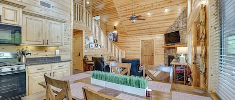 House (3 Bedrooms) | Interior