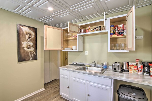 House (2 Bedrooms) | Interior - Royal Oak Hideaway: 15 Mi to Downtown Detroit! (Royal Oak)