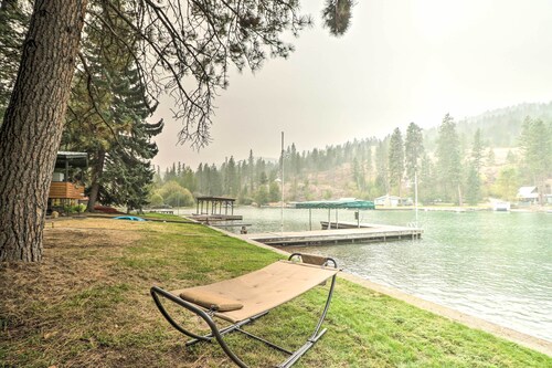 Flathead Lake Waterfront Cabin w/ Dock & Kayaks