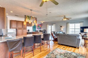 Interior - Walk to Beach: 'sayler's View' on Perdido Key! (Pensacola)
