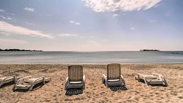 Cottage (3 Bedrooms) | Bãi biển | Khăn tắm biển, lặn với ống thở