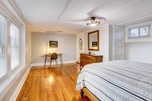 4 bedrooms, laptop workspace, iron/ironing board, bed sheets