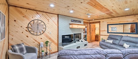 House (4 Bedrooms) | Interior