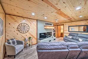 House (4 Bedrooms) | Interior