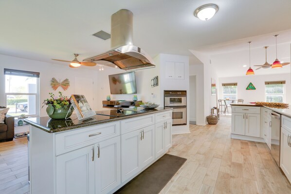 Interior - Airy Canal-front Oasis in Cape Coral w/ Pool! (Cape Coral)