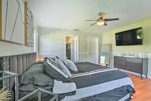 Interior - Airy Canal-front Oasis in Cape Coral w/ Pool! (Cape Coral)