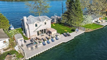 House (3 Bedrooms) | Exterior