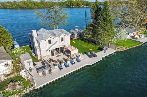 Michigan Island Lake House: Sunrise & Sunset Views