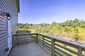 Apartment (3 Bedrooms) | Interior - Ideally Located & Elegant Condo w/ Balcony! (Tallahassee)