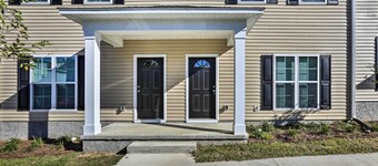 Ideally Located & Elegant Condo w/ Balcony!