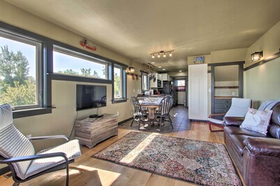 Pet-friendly Choteau Townhouse With Gas Grill!