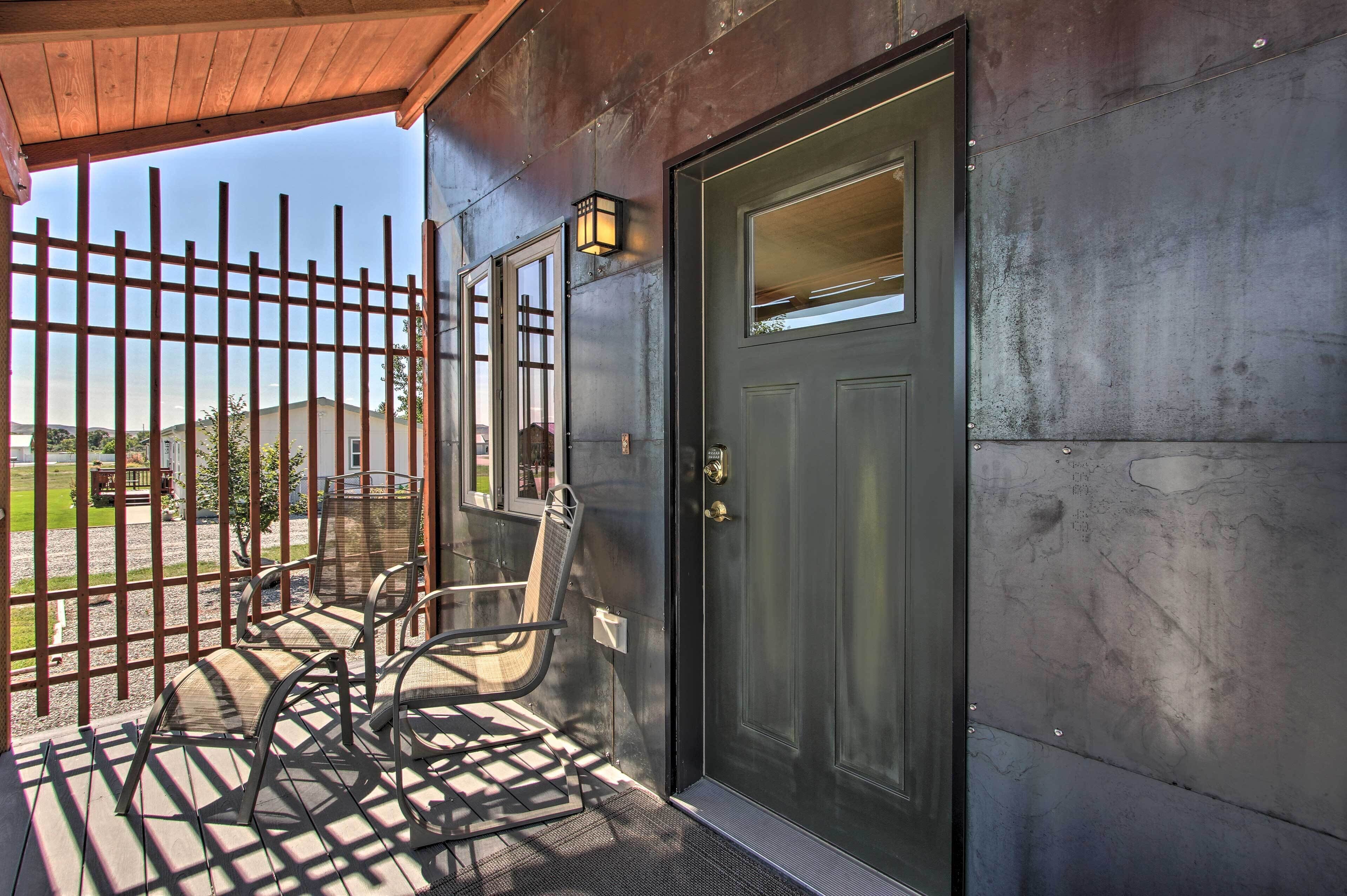 Pet-friendly Choteau Townhouse With Gas Grill!