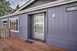 Exterior detail - Charming Grants Pass Home w/ Large Backyard! (Grants Pass)