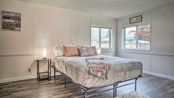House (3 Bedrooms) | 3 bedrooms, iron/ironing board, bed sheets