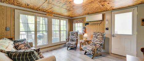 Cottage (2 Bedrooms) | Interior