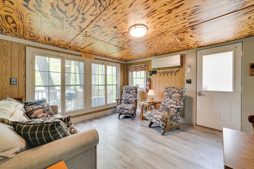 Hike + Snow Play! Waterfront Paradise Lake Retreat