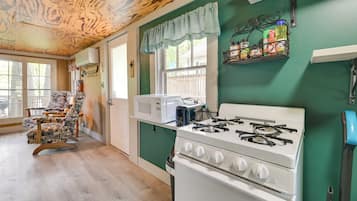 Cottage (2 Bedrooms) | Interior