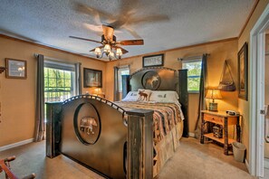 House (1 Bedroom) | Interior - Cozy Cabin on Tenn River - 10 Mi to Chattanooga! (Chattanooga)