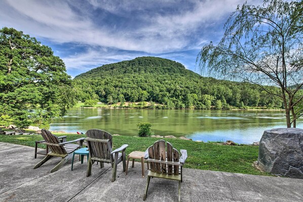 House (1 Bedroom) | Interior - Cozy Cabin on Tenn River - 10 Mi to Chattanooga! (Chattanooga)