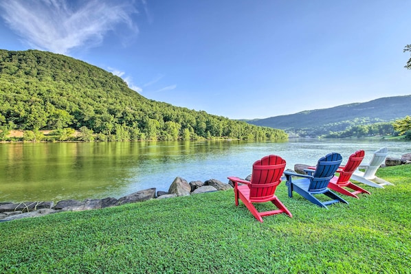 House (1 Bedroom) | Front of property - Cozy Cabin on Tenn River - 10 Mi to Chattanooga! (Chattanooga)