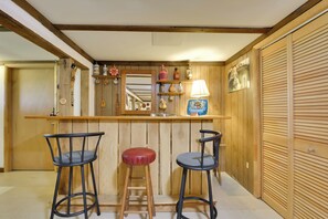 House (3 Bedrooms) | Interior - Peaceful Bedford Escape: Deck & Stunning Views! (Bedford)