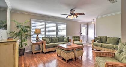 4 Mi to Beach: Gem w/ Pool & Lanai in Seminole!