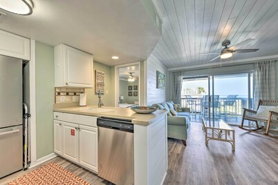 Fernandina Beach Condo ~ 1 Mi to Golf Courses