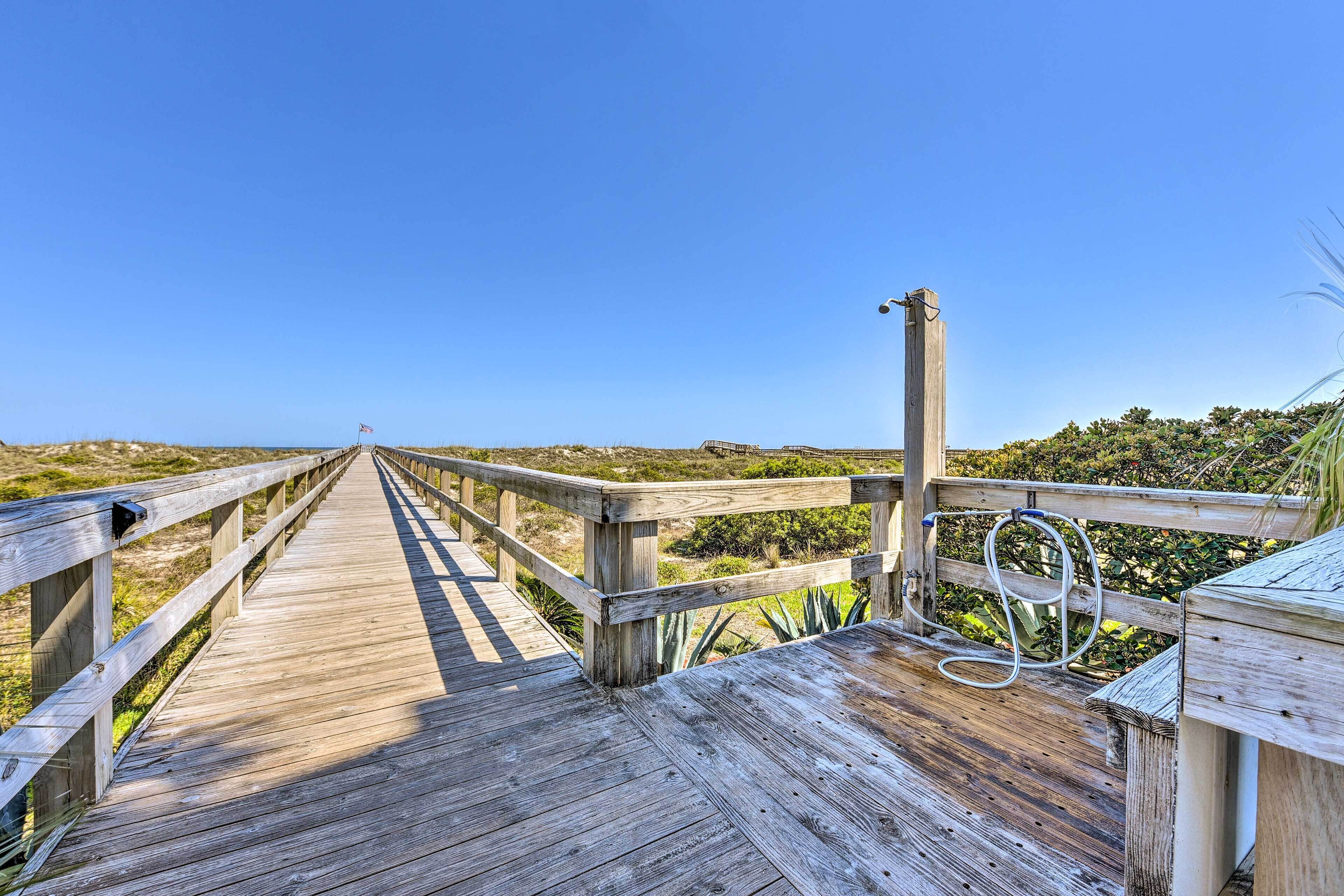 Fernandina Beach Condo ~ 1 Mi to Golf Courses