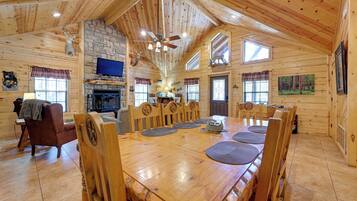 House (3 Bedrooms) | Interior