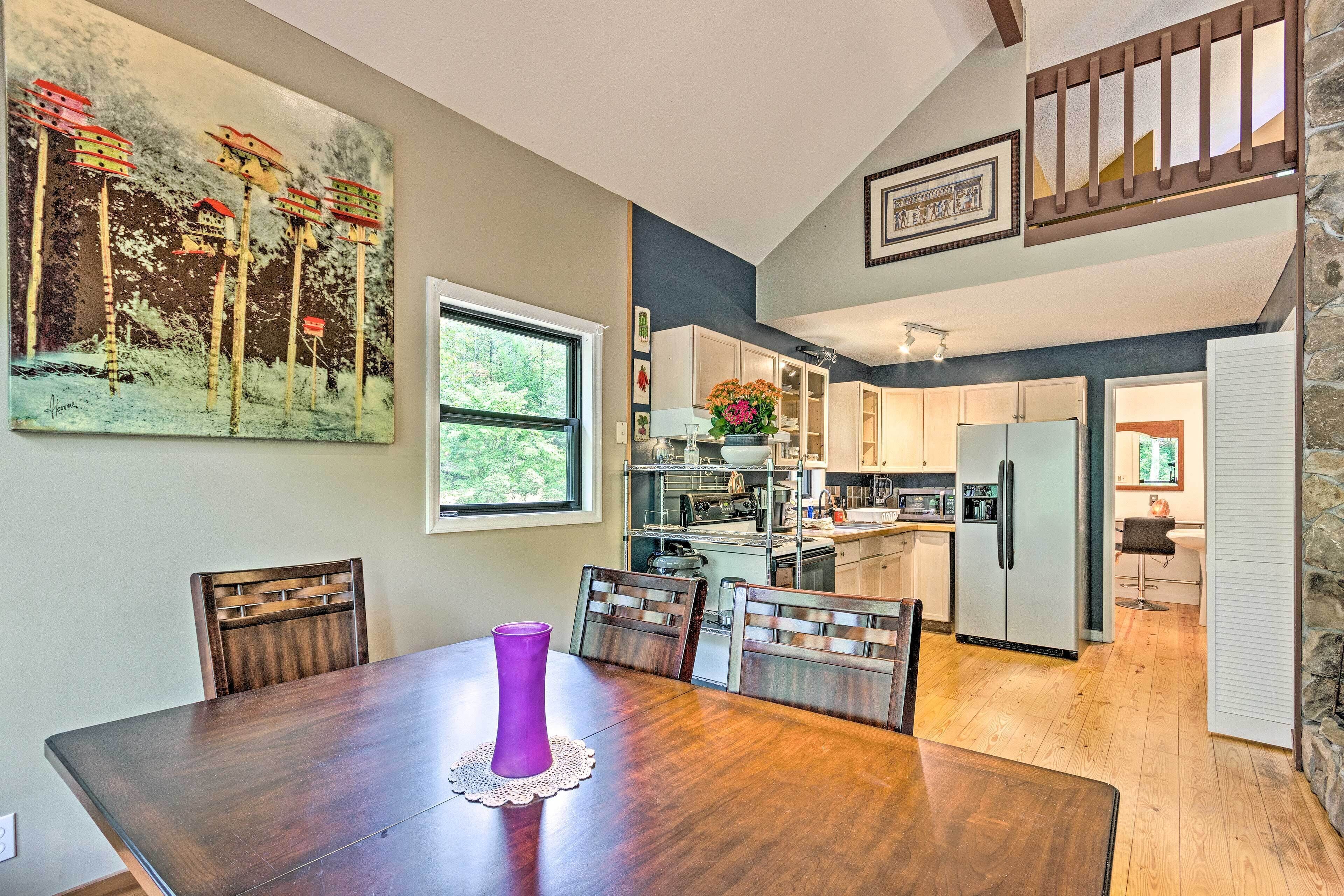 Creekside Weaverville Home - 16 Miles to Asheville