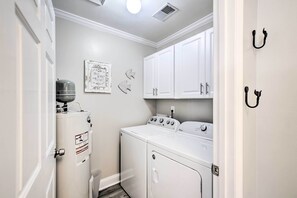 Apartment (2 Bedrooms) | Interior - Bright Sunset Beach Condo w/ Golf Course View (Sunset Beach)