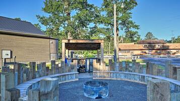 House (6 Bedrooms) | Interior