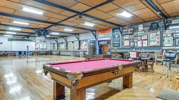 House (6 Bedrooms) | Interior