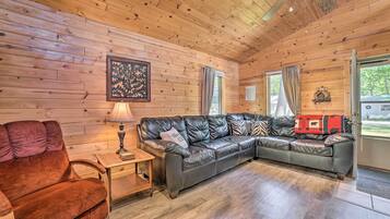 Cottage (2 Bedrooms) | Interior