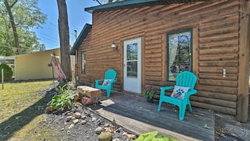 Cottage (2 Bedrooms) | Front of property