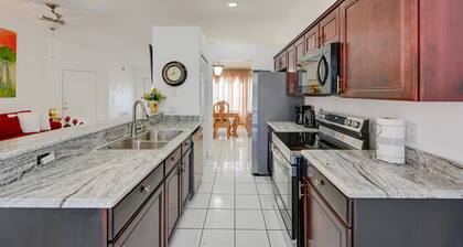 Airy Naples Vacation Rental ~ 8 Mi to Beaches