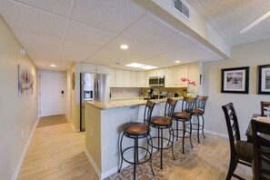 Apartment (2 Bedrooms) | Interior - Beautiful Brigantine Condo w/ Patio & Beach Access (Brigantine)